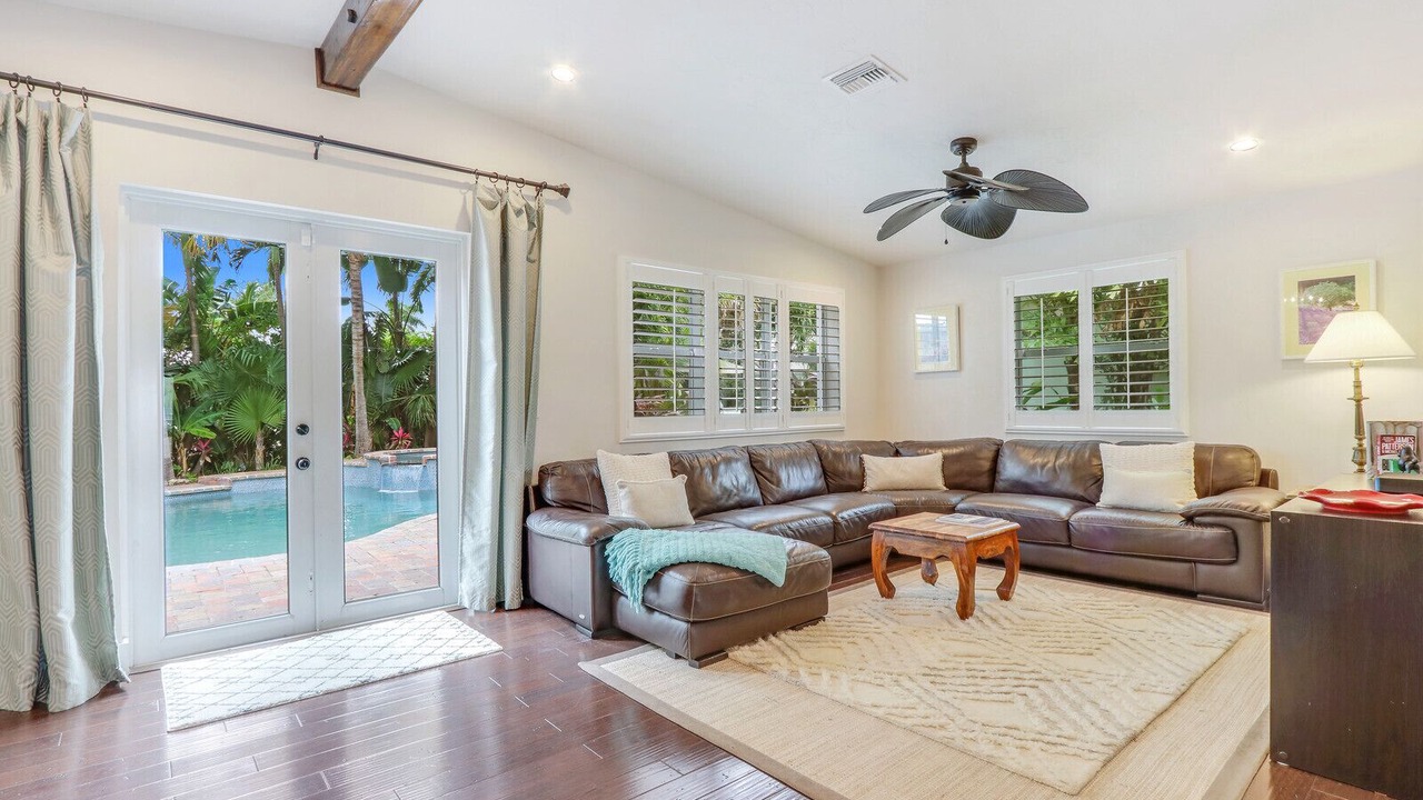 Photo of Livingroom in Palm Beach Shores