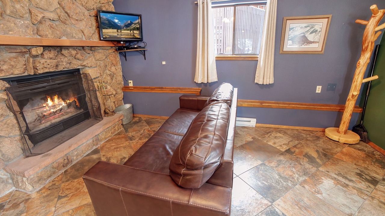 Photo of Livingroom in Fall River Estates