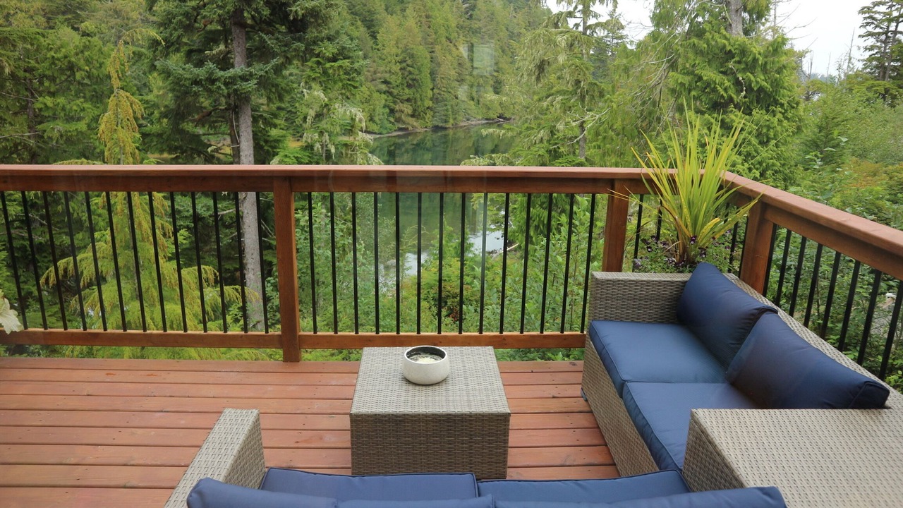 Photo of Patio Balcony in Ucluelet
