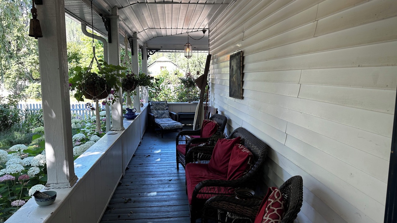 Photo of Patio Balcony in Slocan