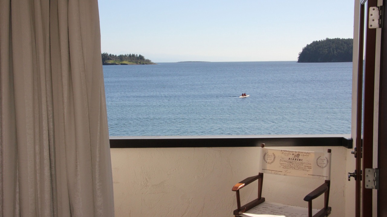 Photo of Bedroom in Departure Bay
