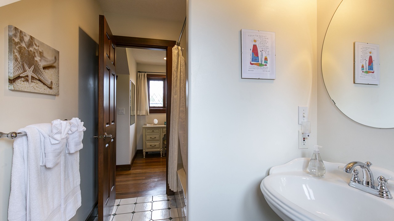 Photo of Bathroom in Departure Bay