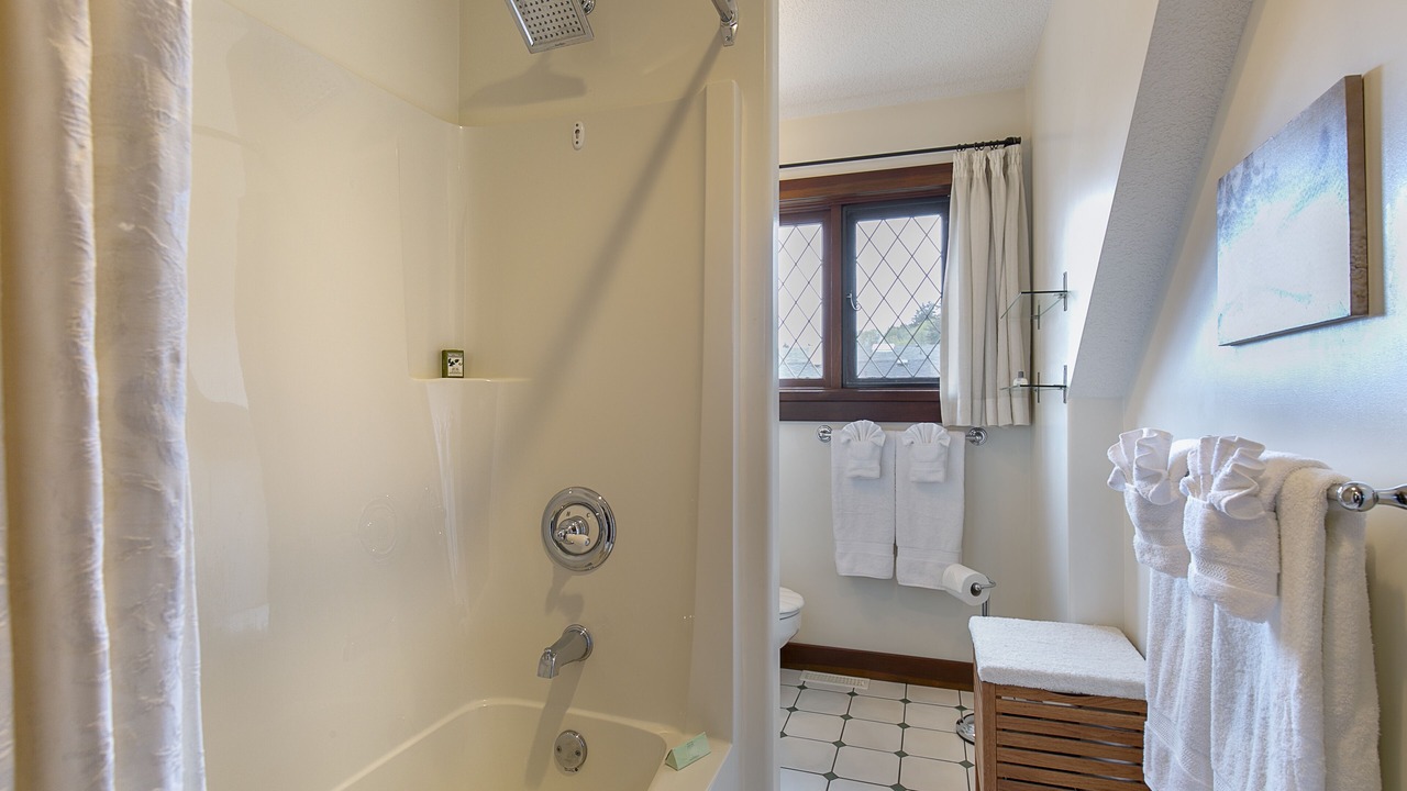 Photo of Bathroom in Departure Bay