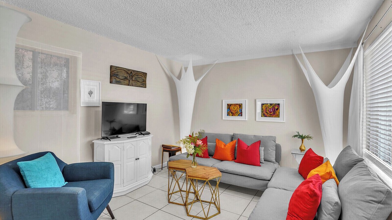 Photo of Livingroom in South Palm Park Neighborhood Association