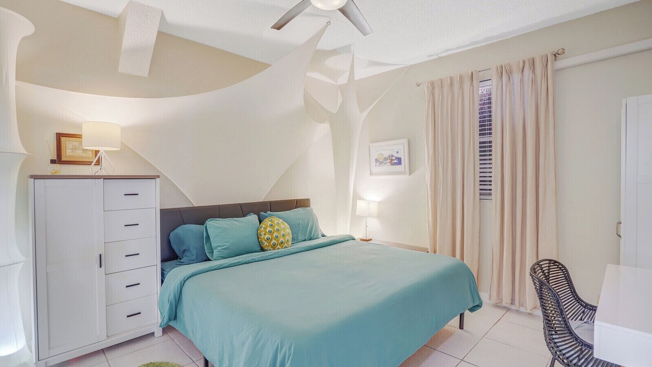 Photo of Bedroom in South Palm Park Neighborhood Association