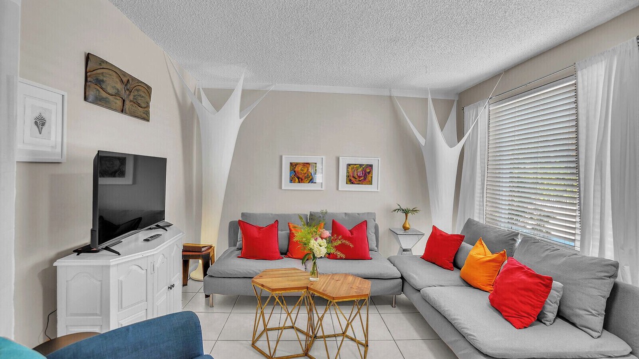 Photo of Livingroom in South Palm Park Neighborhood Association
