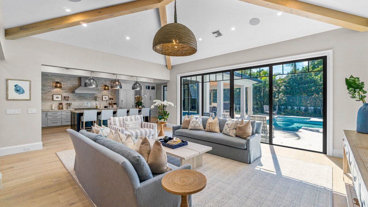 Photo of Livingroom in Lake Ida Shores