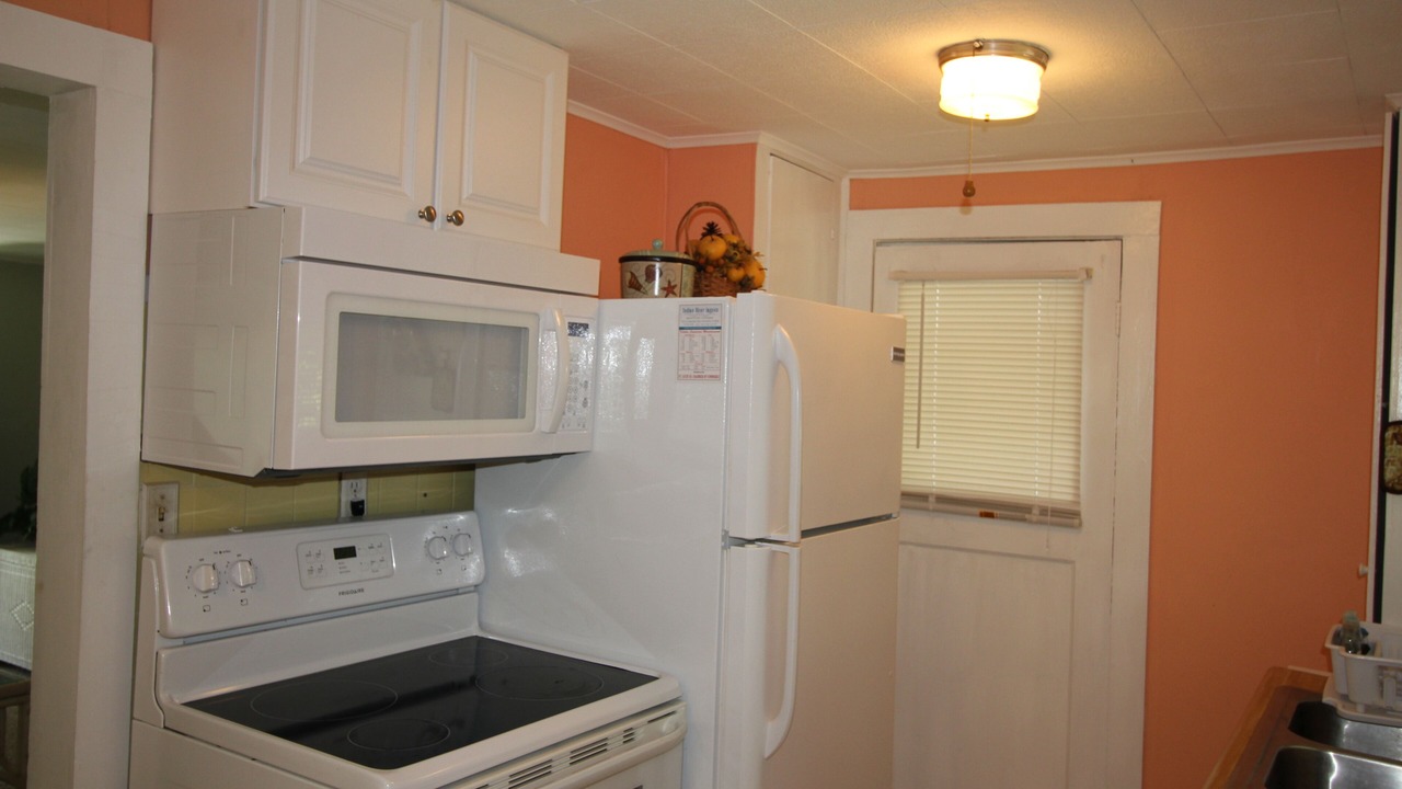 Photo of Kitchen in St. Lucie Village