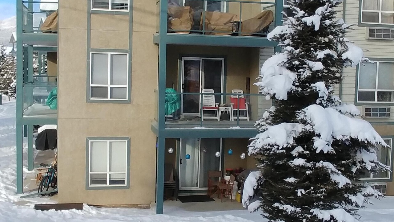 Photo of Patio Balcony in East Kootenay