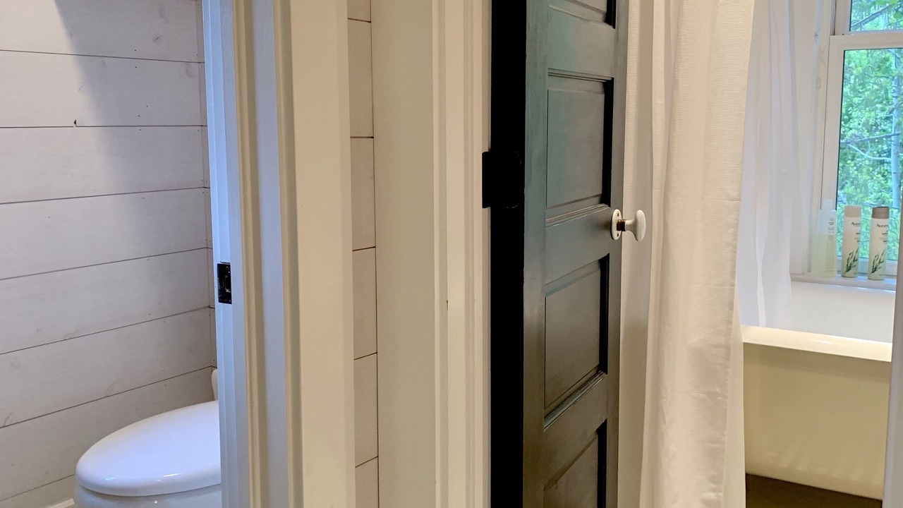 Photo of Bathroom in Basalt