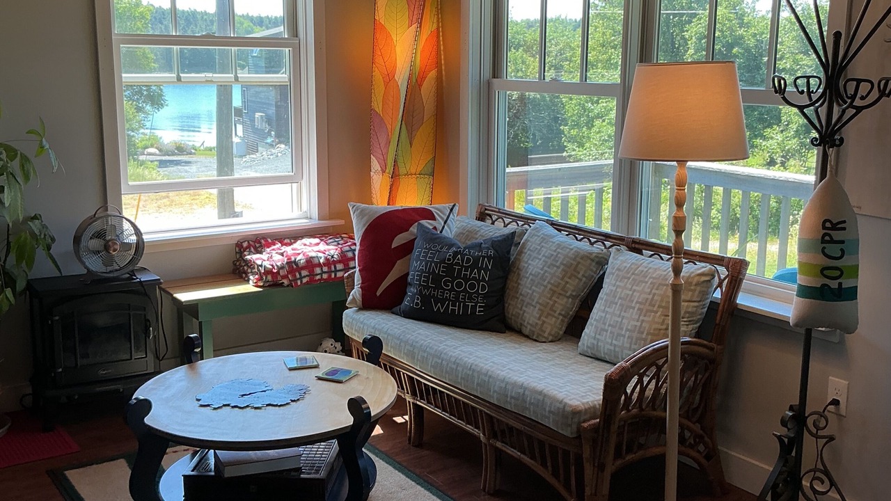 Photo of Livingroom in West Tremont