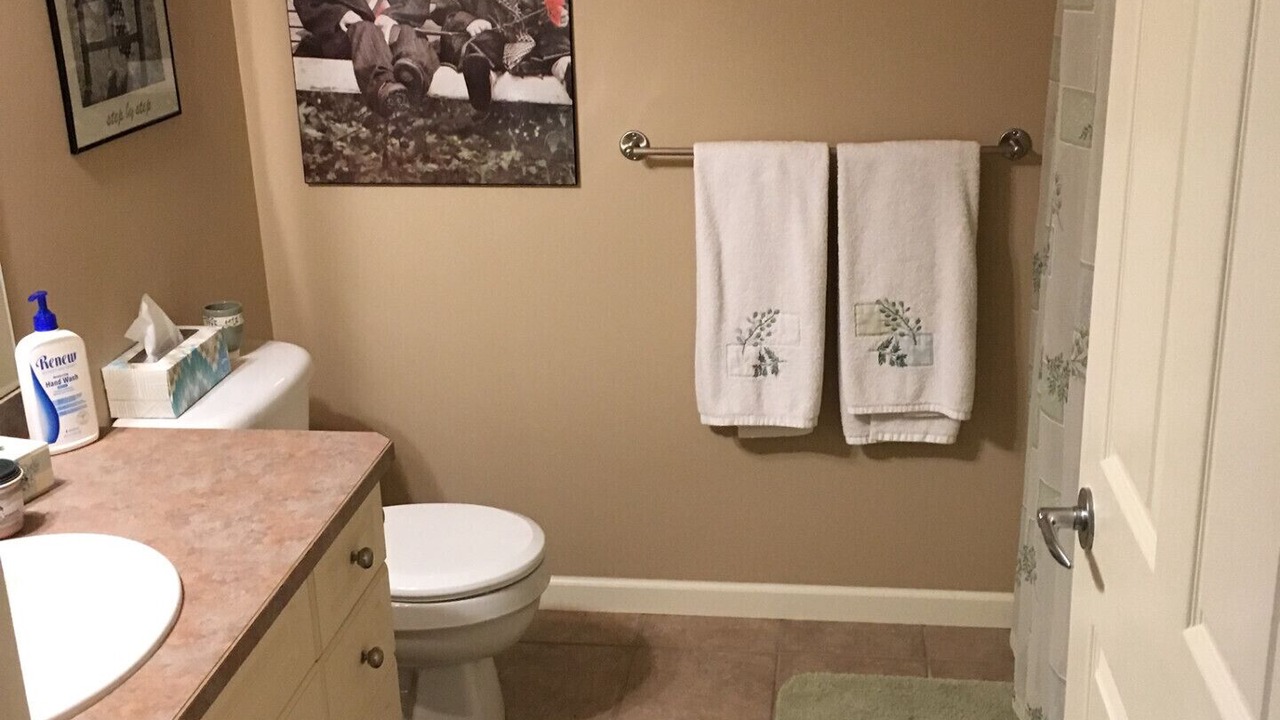Photo of Bathroom in Okanagan-Similkameen