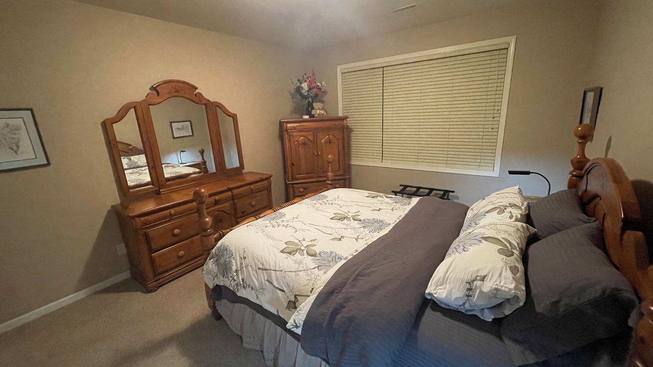 Photo of Bedroom in Okanagan-Similkameen