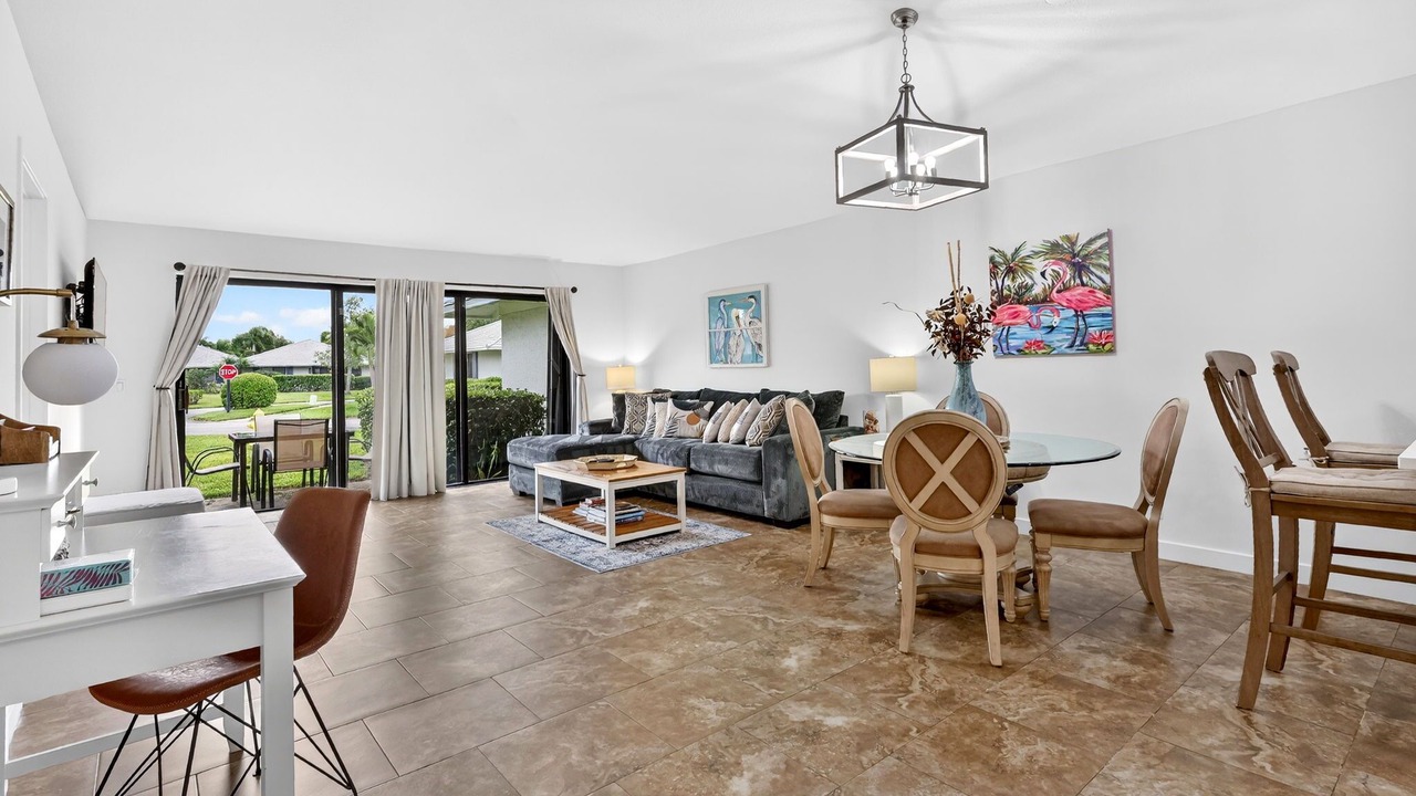 Photo of Livingroom in Palm Beach Gardens