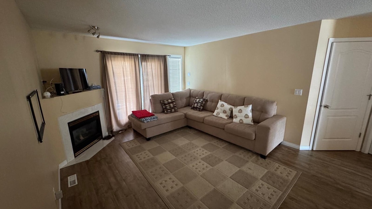 Photo of Livingroom in Sylvan Lake