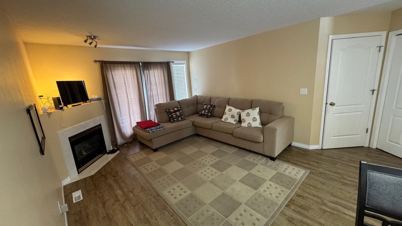 Photo of Livingroom in Sylvan Lake