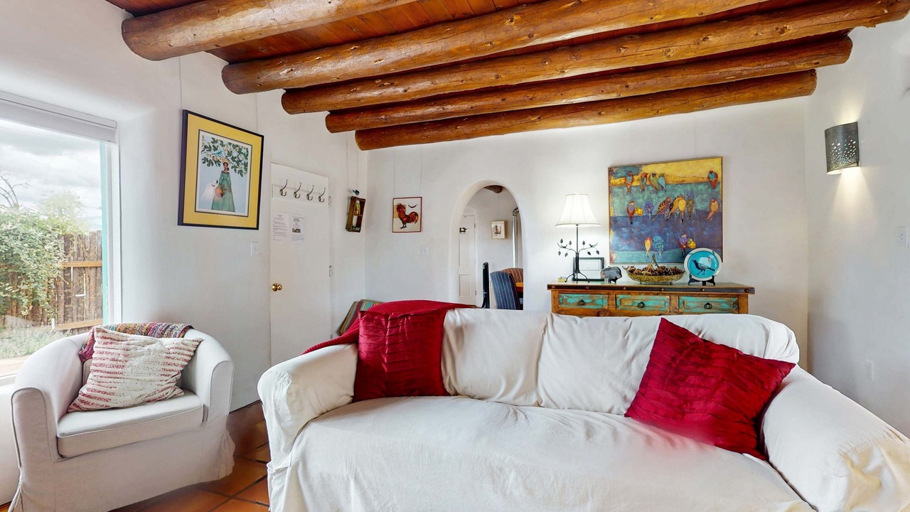Photo of Livingroom in Taos