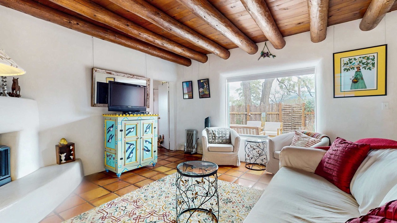 Photo of Livingroom in Taos