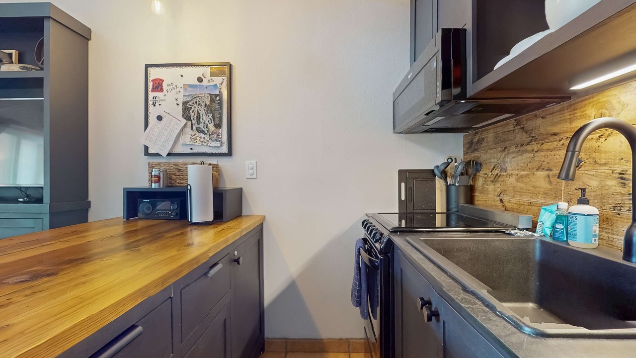 Photo of Kitchen in Red River
