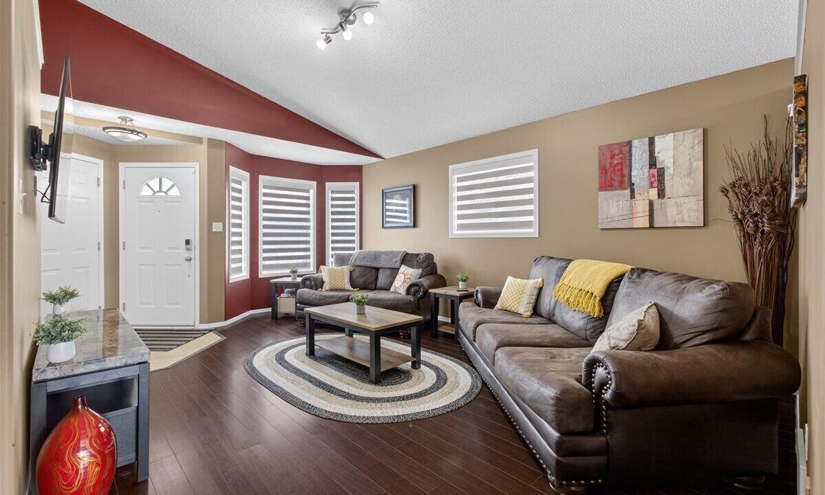 Photo of Livingroom in Stony Plain