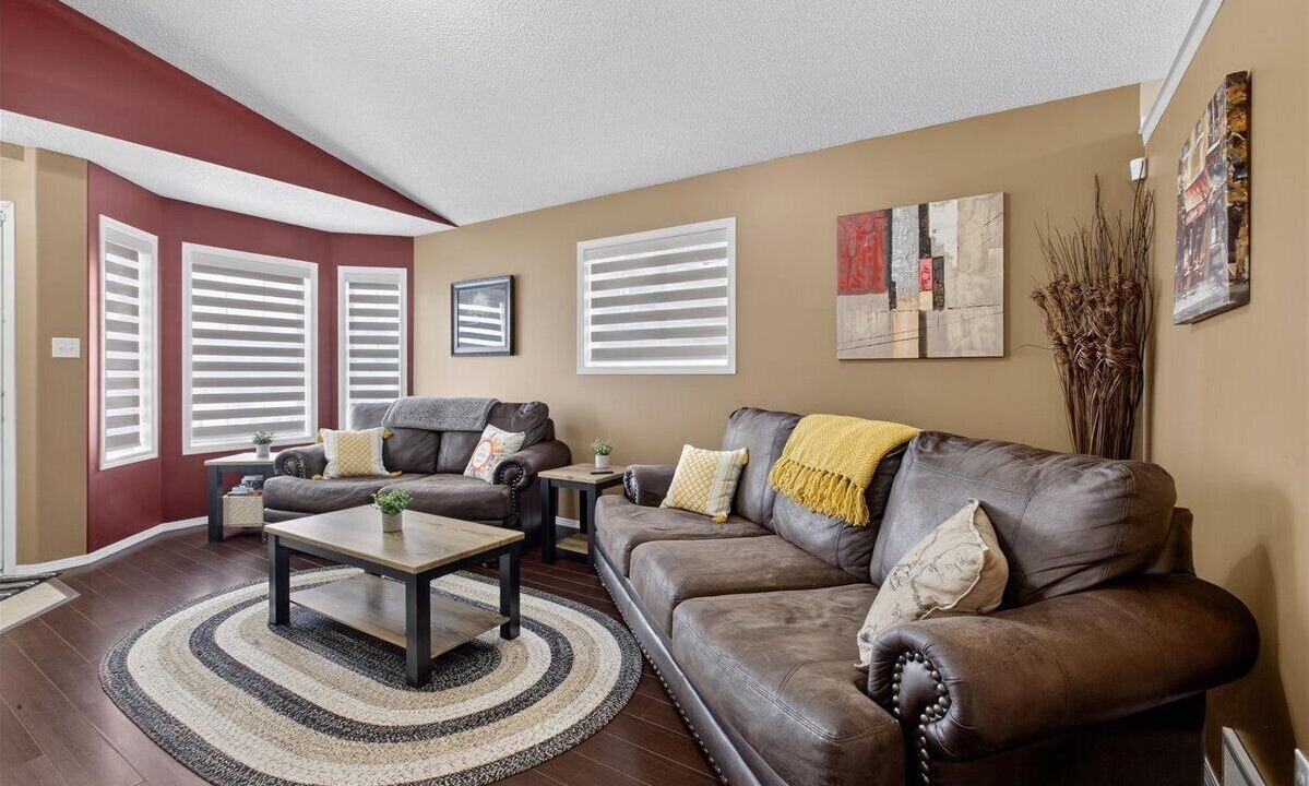 Photo of Livingroom in Stony Plain