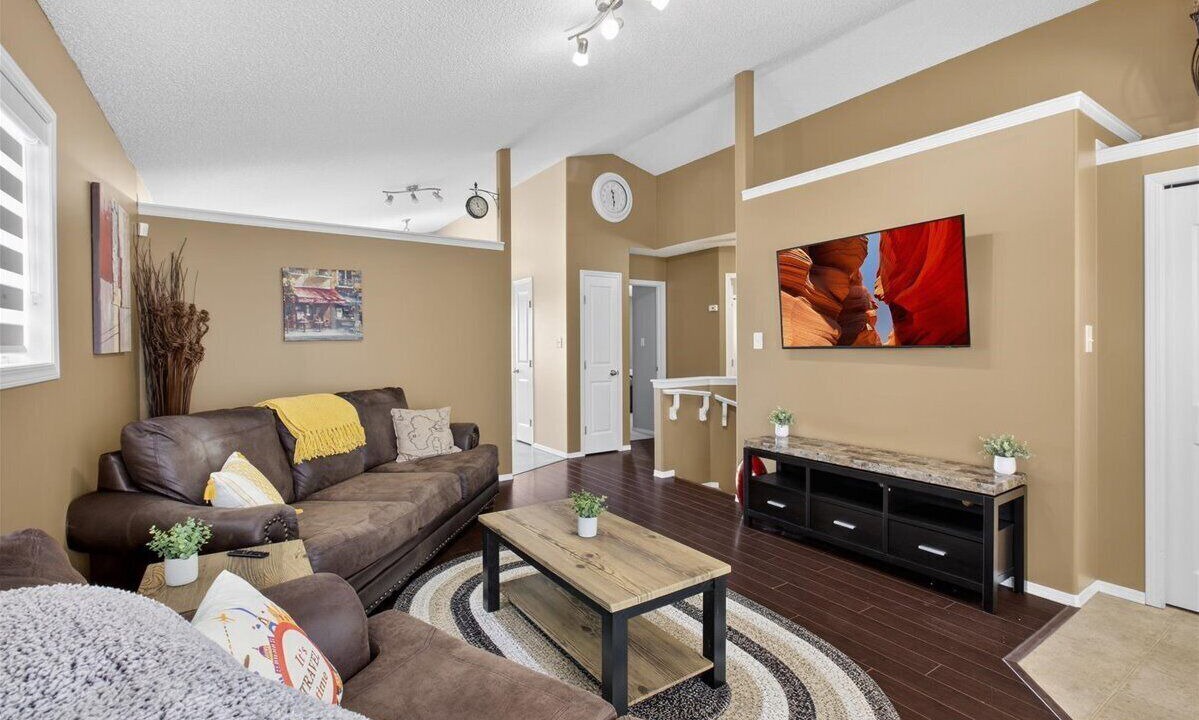 Photo of Livingroom in Stony Plain