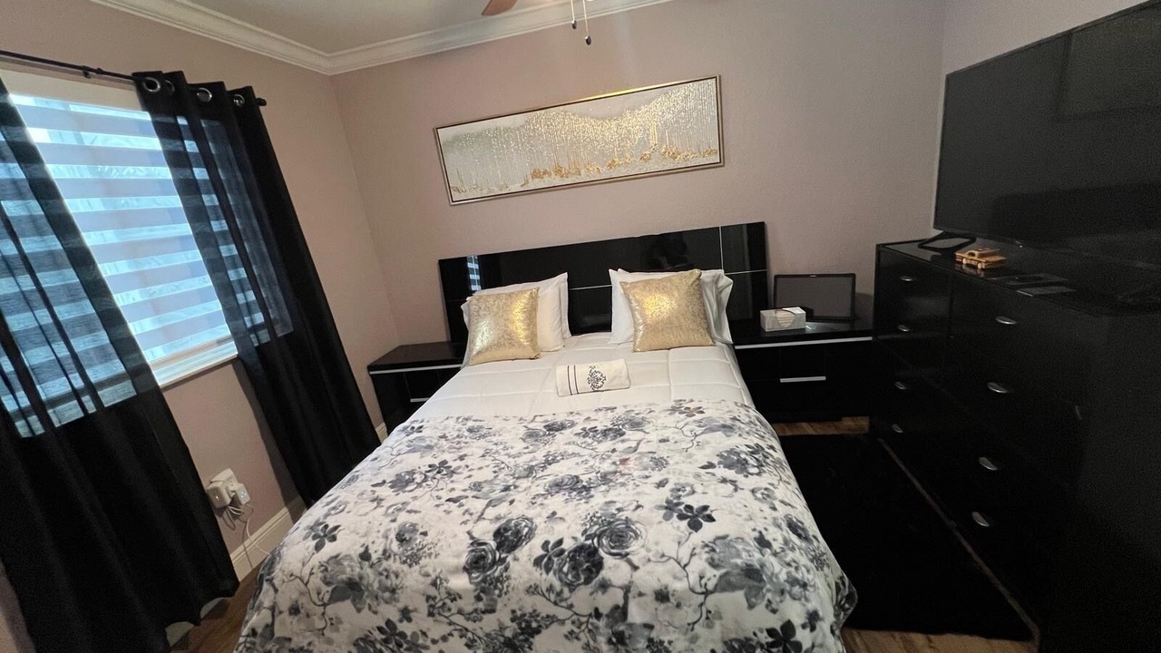 Photo of Bedroom in Miami Gardens