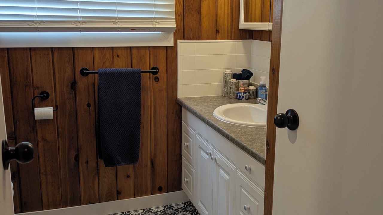 Photo of Bathroom in Sylvan Lake