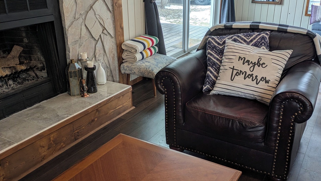 Photo of Livingroom in Sylvan Lake