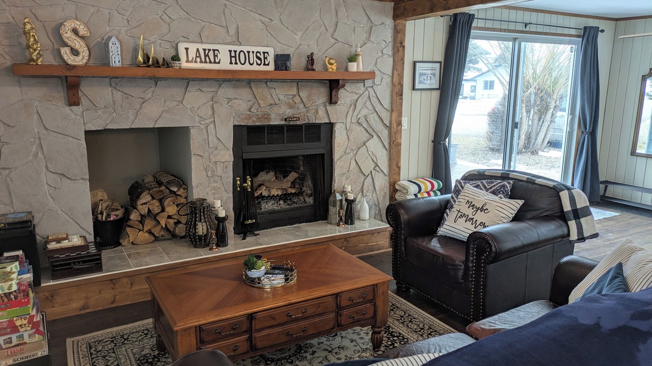 Photo of Livingroom in Sylvan Lake