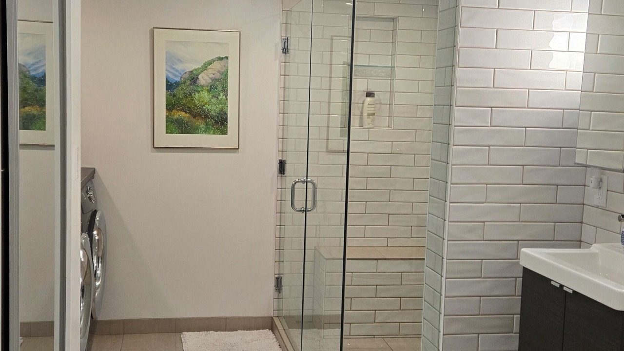 Photo of Bathroom in District of North Vancouver