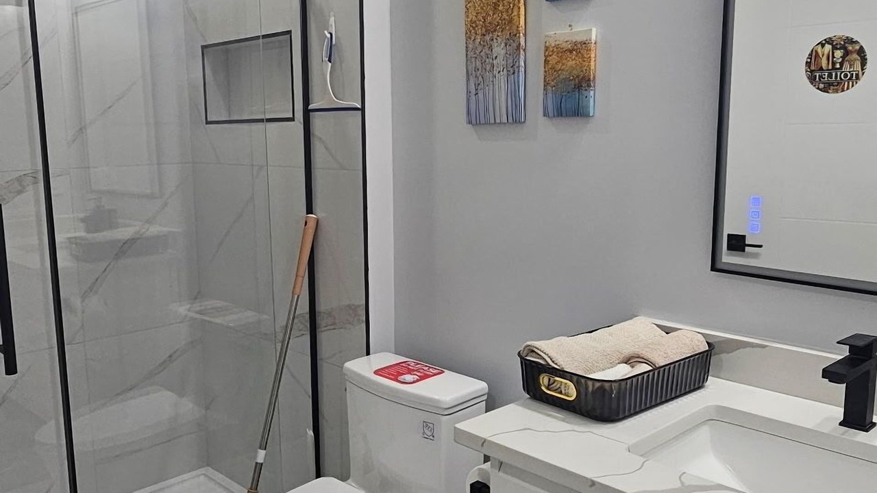 Photo of Bathroom in Division No. 11