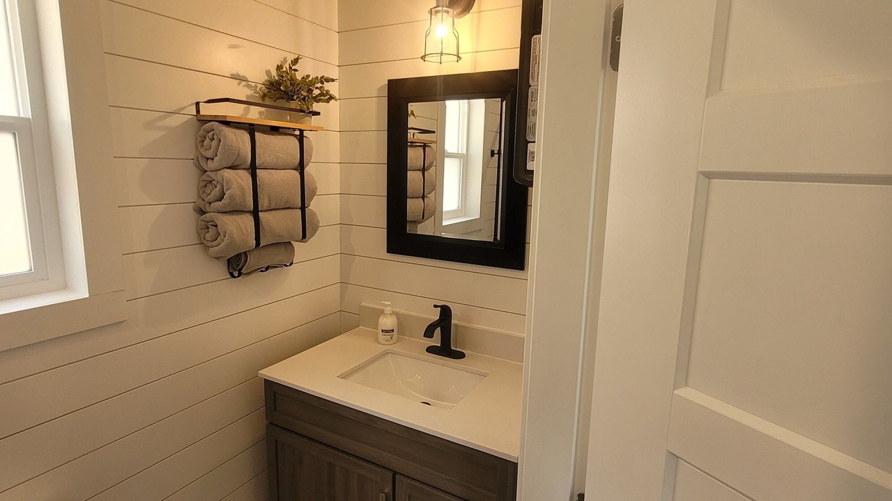 Photo of Bathroom in Okanagan-Similkameen