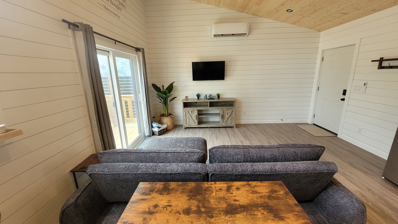 Photo of Livingroom in Okanagan-Similkameen