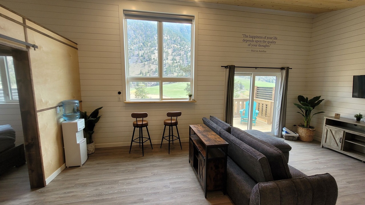 Photo of Livingroom in Okanagan-Similkameen