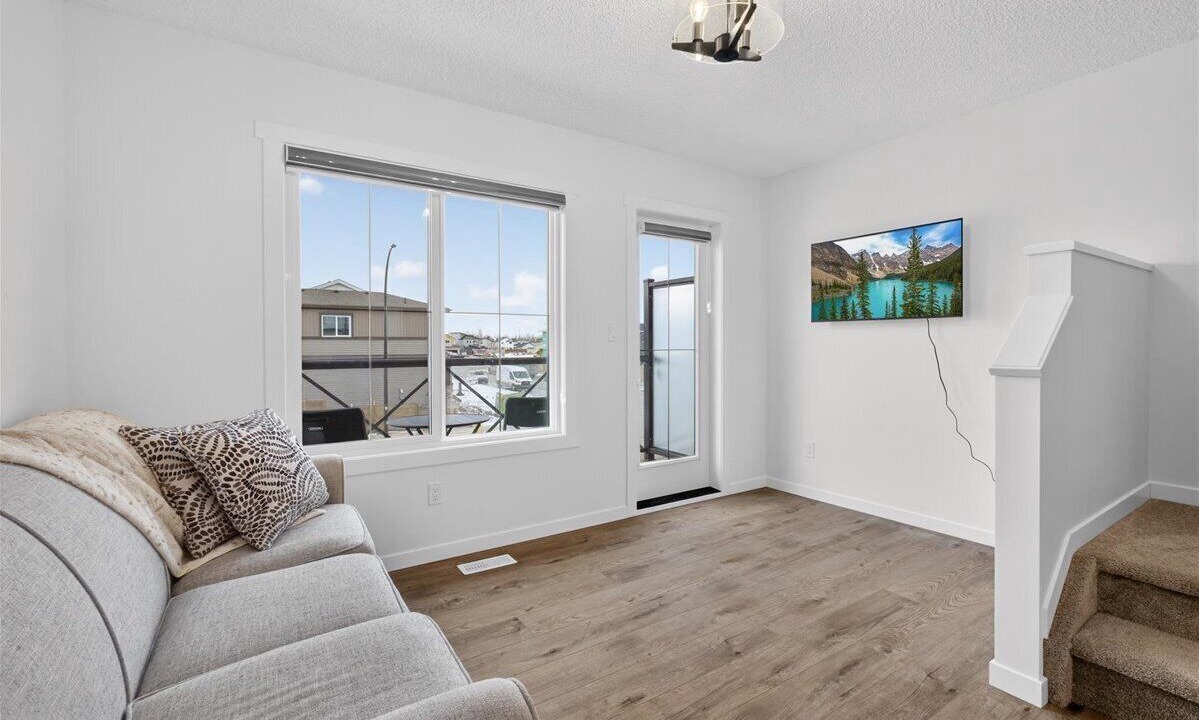Photo of Livingroom in Division No. 11