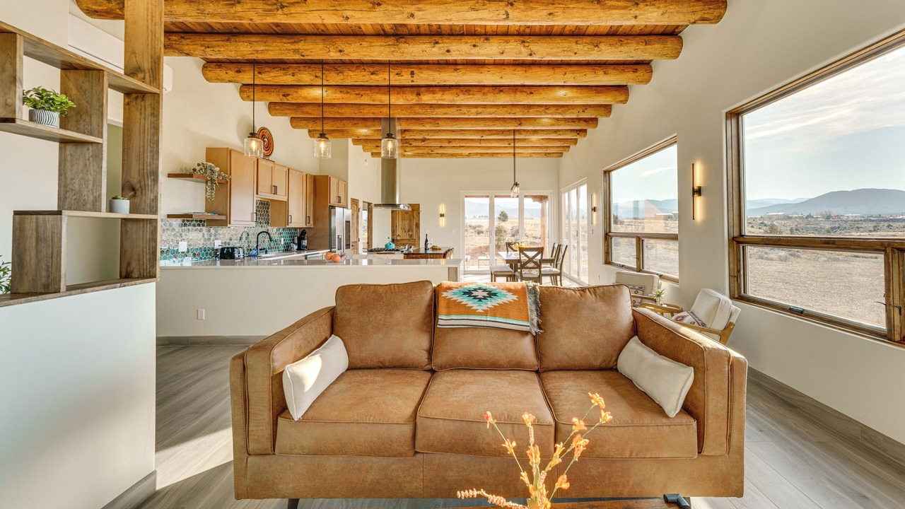 Photo of Livingroom in Taos