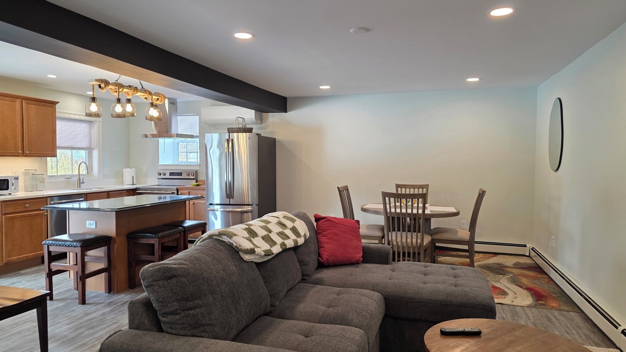 Photo of Livingroom in Malletts Bay