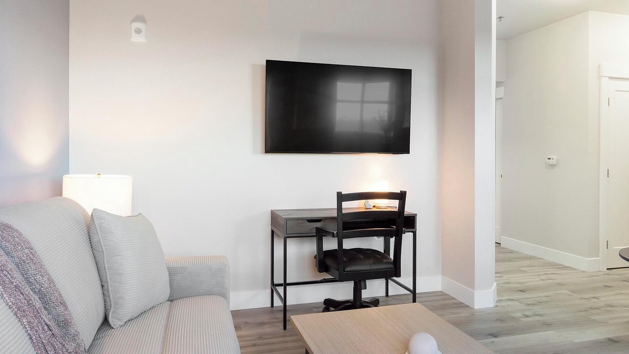 Photo of Livingroom in College View