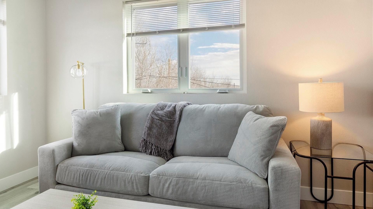 Photo of Livingroom in College View