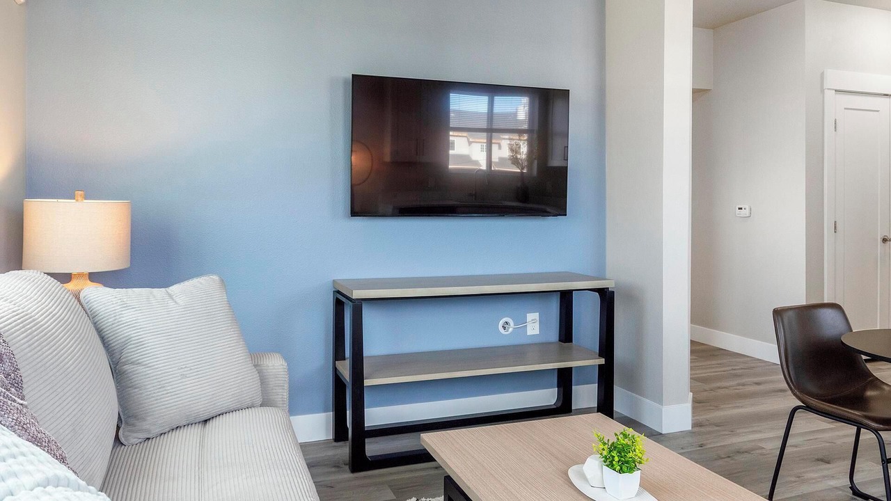 Photo of Livingroom in College View
