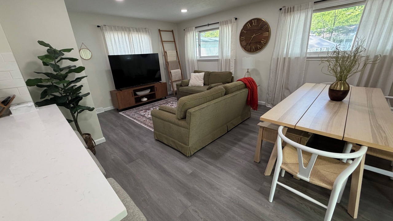 Photo of Livingroom in Avon Lake