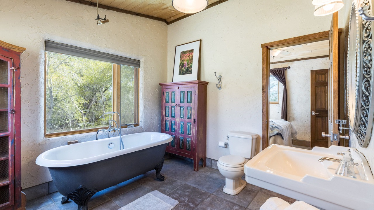 Photo of Bathroom in Arroyo Seco
