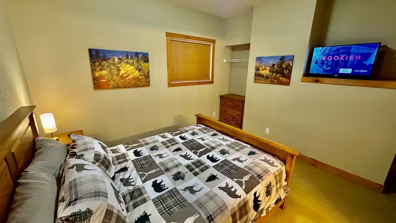 Photo of Bedroom in East Kootenay