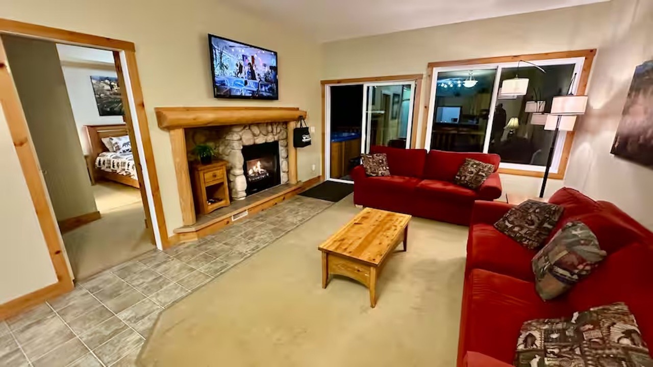 Photo of Livingroom in East Kootenay