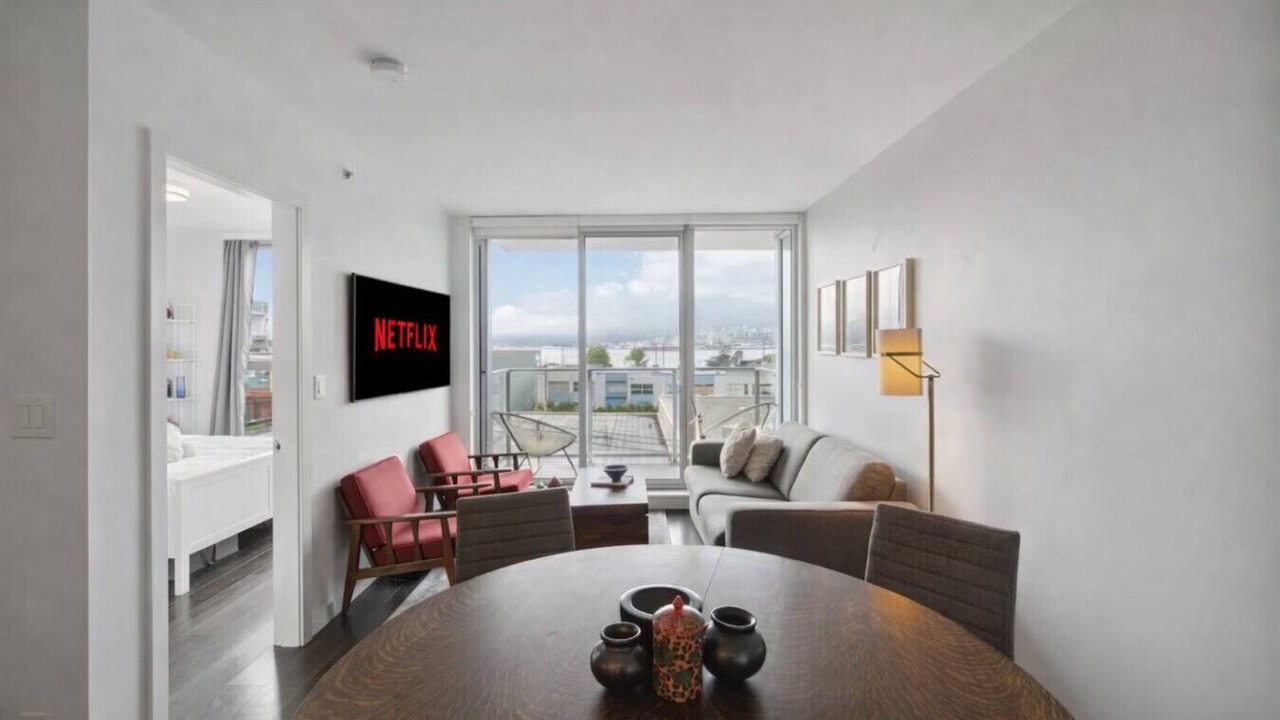 Photo of Livingroom in Downtown Eastside