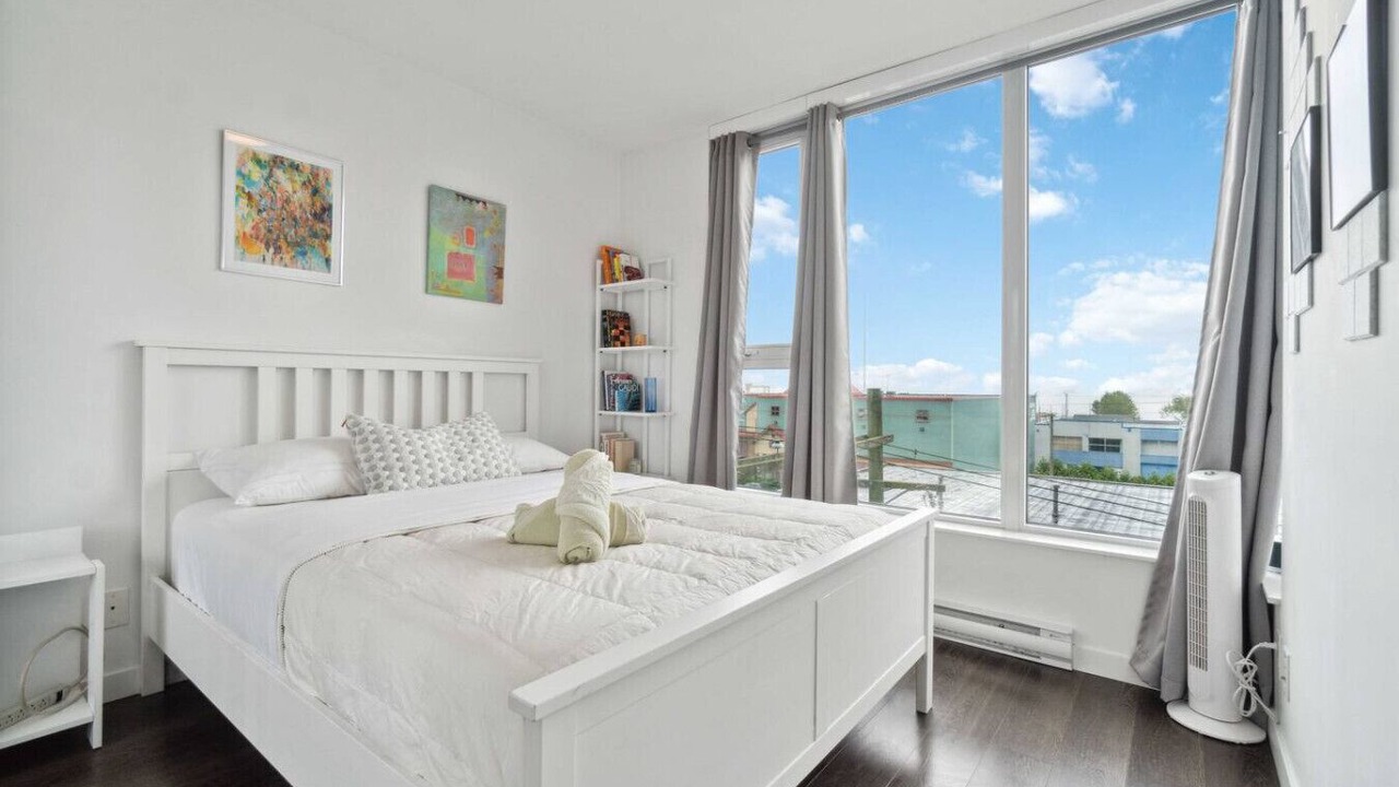 Photo of Bedroom in Downtown Eastside