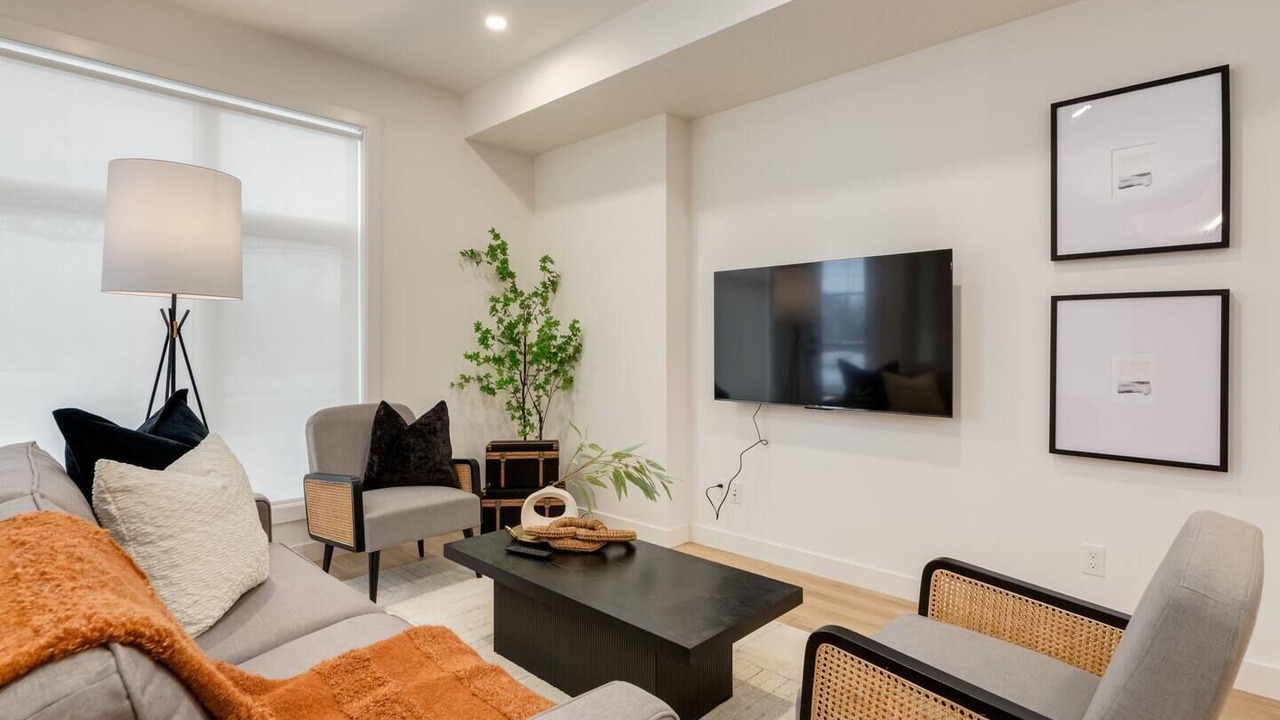 Photo of Livingroom in Shaganappi