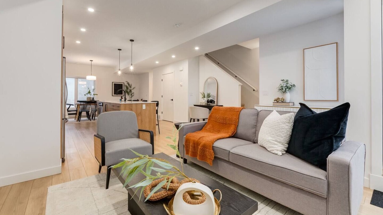 Photo of Livingroom in Shaganappi