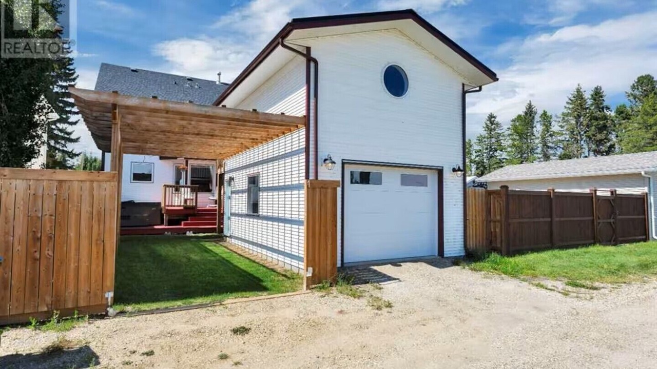 Photo of Outdoor in Sylvan Lake